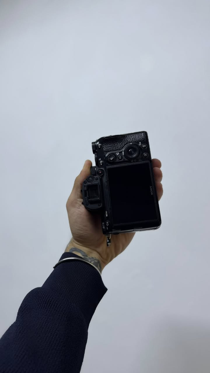 السلام عليكم
سوني a7iii للبيع 
بدي و بطاريه فقط 
شتر 65 k
السعر مليون و 50 الف بي مجال جداً بسيط 
مكاني الموصل توصيل موجود


**إذا كنت صاحب هذا الإعلان وتريد حذفه لأي سبب، رجاءا أرسل رسالة إلى الدعم الفني**