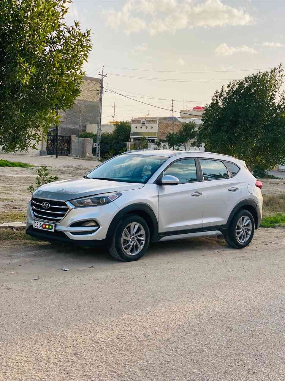 توسان 18 امريكي / 3 قطع بدون دواخل /
بابل انكليزي باسمي تحويل مباشر 
حدادية صدر، تخم، تاير، كير ،كهربائيات كله مكفول
مكينة مفتوحة وشغل درجة اولى 
شرط التراي للبصره

بسعر مناسب// 

***********
