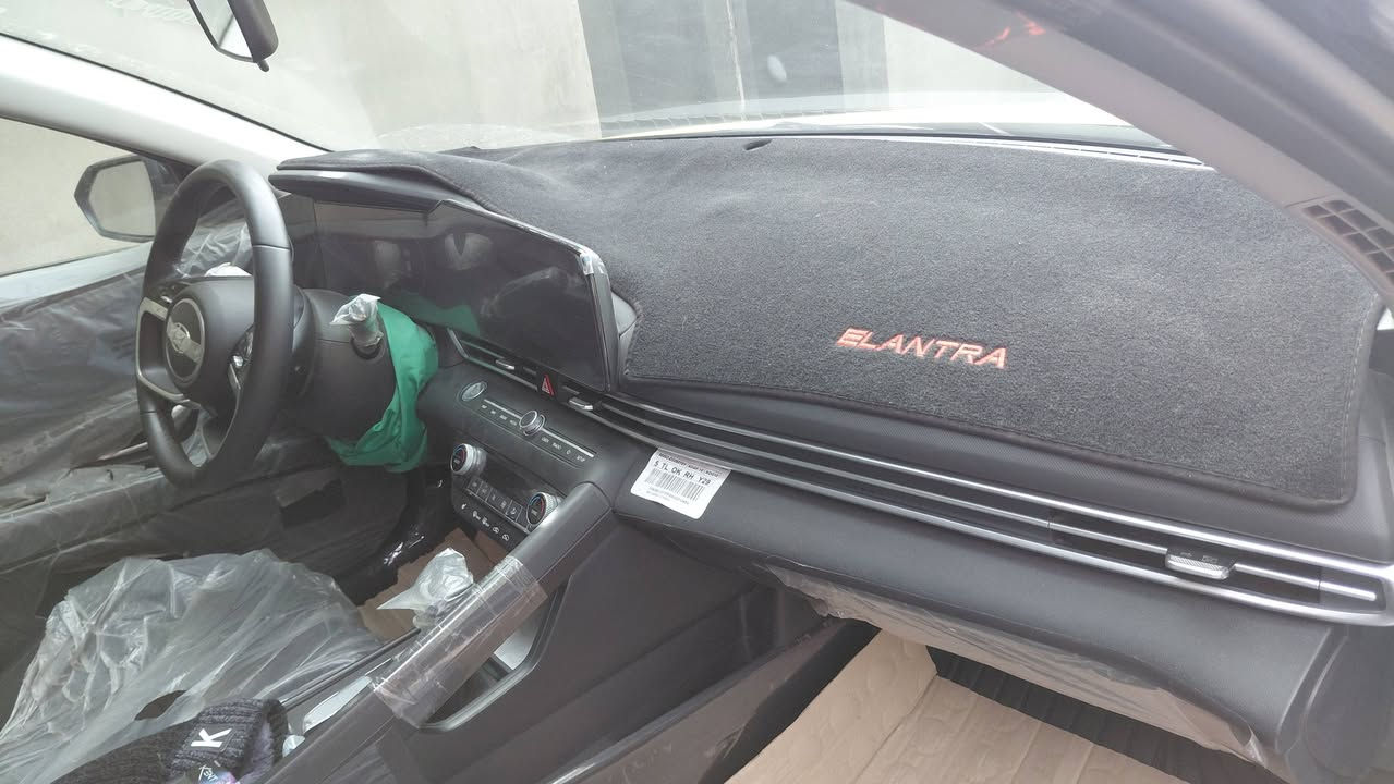 السلام عليكم النترا ٢٠٢٣ امريكي ماشية ١٧  فول عدا الفتحة بوضع الشركة حادثها دعامية اماميه للاستفسار ***********
