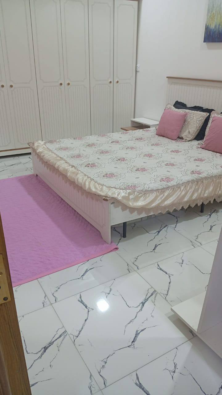 السلام عليكم بناية للبيع المساحة 105 ركن تحتوي محلات 2
العنوان الشعله الدوانم خلف البانزين خانه
مشتمل يحتوي على استقبال مطبخ حار بارد غرفه حمام

والشقه تحتوي على استقبال مطبخ غرف 2
العنوان الشعله الدوانم خلف البانزين خانه

للاستفسار.. ***********
