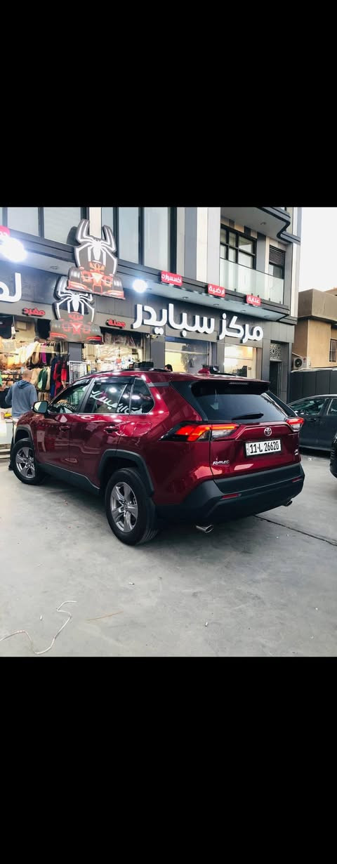 السلام عليكم  ...  راف فور 2023  وارد امريكي ماشية 25 الف
الحادث موضح بالصور السيارة فولل مواصفات 
مكينه2500
بصمه تشغيل وابواب 
تشغيل عن بعد 
رادار امامي وخلفي وجانبي ،نقطة عمياء
،فتحة سقف ( سلايد روف )
تبريد قطعتين تدفئة كشنات . كشن سائق كهرباء
دوشمة كاملة كشنات وارض
شاشه كبيره كار بلي ،
فول تحكم ستيرن.
دفع رباعي وثنائي AWD
صندوق كهرباء ،
ثلاث وضعيات قيادة 
رقم انكليزي بغداد حره تحويل ثاني يوم 
السعر 218  ورقه وبيه مجال بسيط 
العنوان بغداد حي اور 
***********
***********
