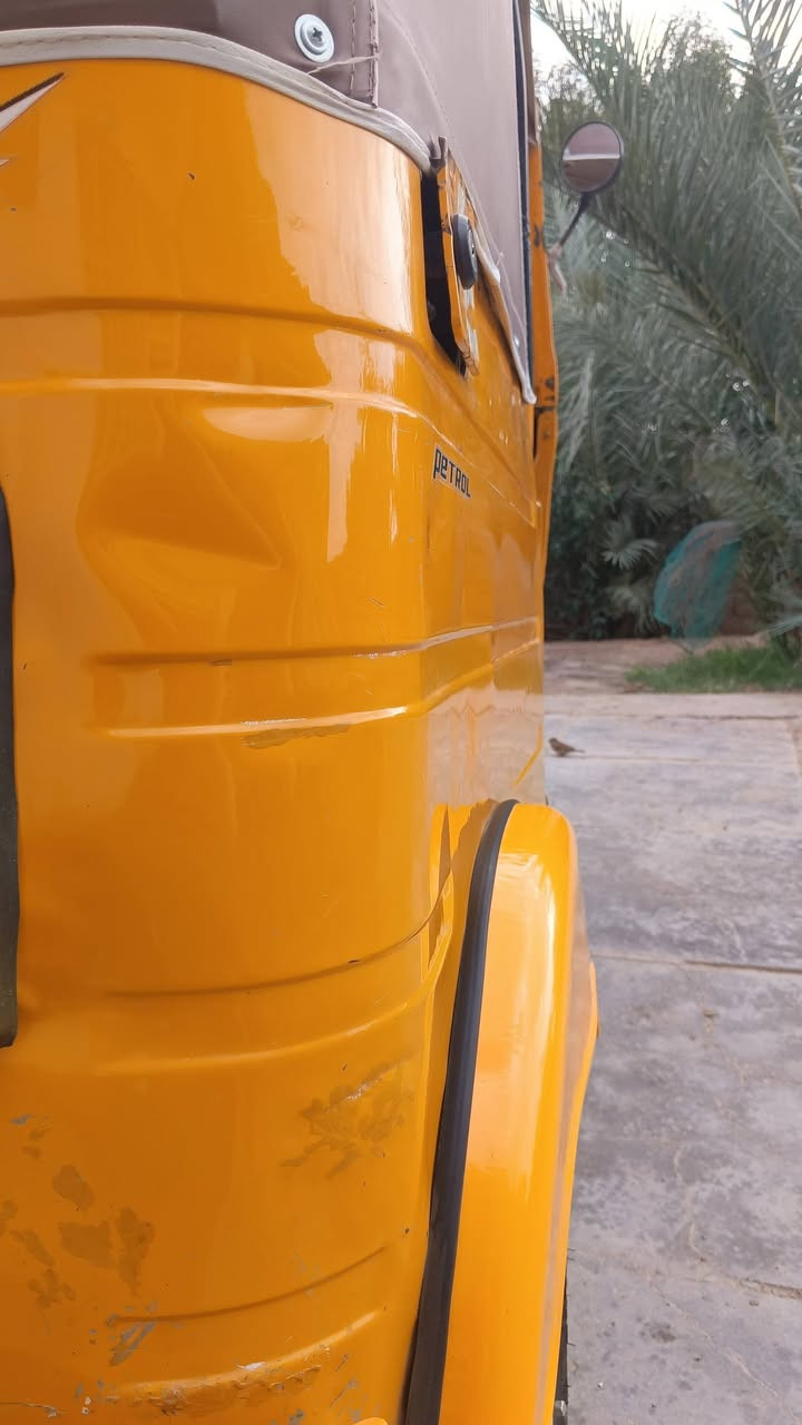 السلام عليكم تكتك للبيع موديل 19 رقم واسط مكان واسط النعمانيه فيها شويه بارد بصف البكلايات الستفار ***********
