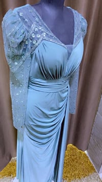 فستان • مستعمل ساعتين • قياس ٤٢