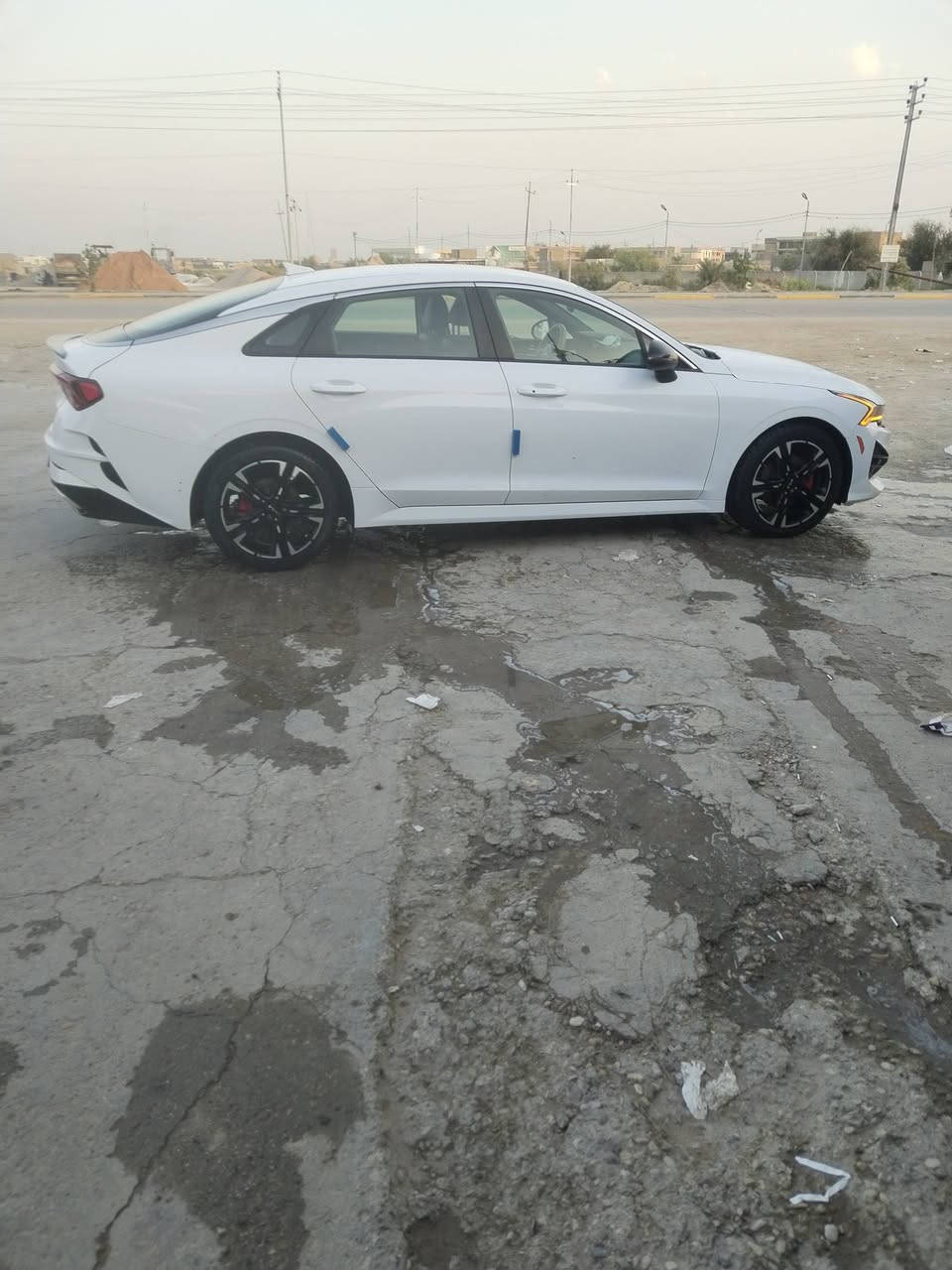 سلام عليكم سياره للبيع K5 موديل ٢٠٢٤ وارد أمريكي ضربه بصيطه بلبنيد السياره معوقين *********** السعر ١٦٨
