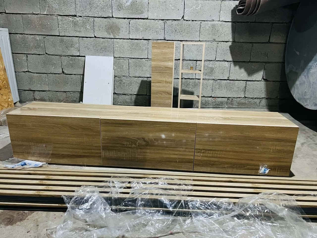 ئەو مێز تەلەفیزۆنە بۆ فرۆشتن گەر حەزتان لێبو بەو دیکۆرەش بۆتان دائەنێین شوێن سلێمانی ***********
