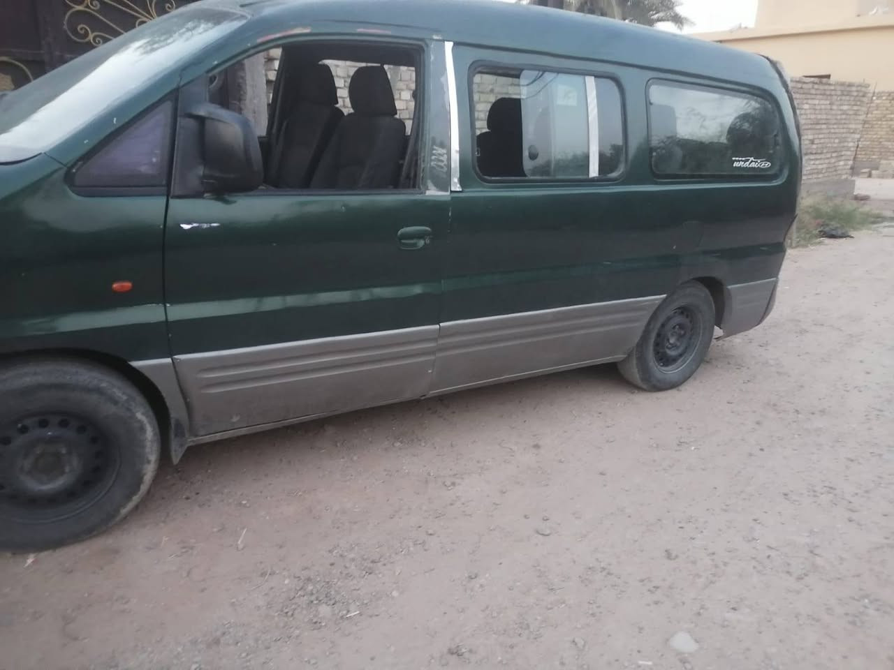 سياره موديل 2000 بس مو انا سياره جاهزه خيط بخار بيها سعر 25 وبيها مجال ***********
