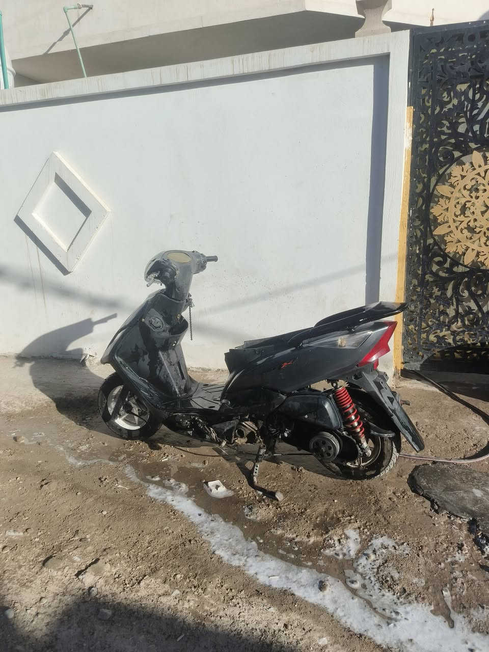 دراجه للبيع بلاديه  مكفوله مكينه  متوازي عل بيعتها السعر 400 وبيها مجال بسيط مكاني بغداد دوره *********** اتصل وسهله
ملاحظه بيها نواقص قليله وترهم مراوس
