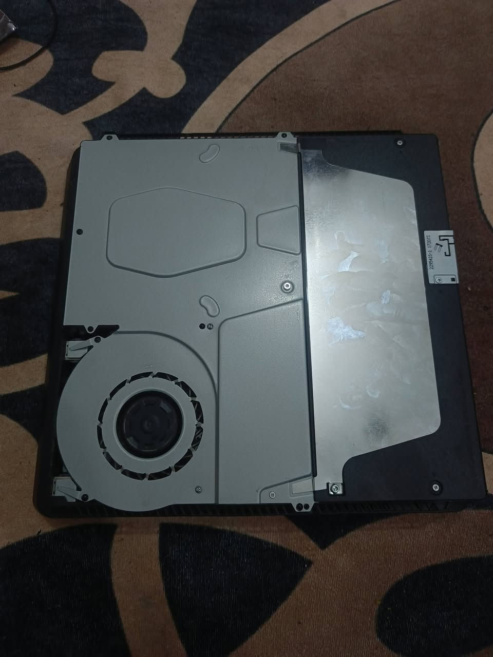 السلام عليكم بلي فور سلم مهكر ما مفتوح نضام 12 سعرة 230 قفل شرط تفصح من البيت وتاخذة مكاني الشعب ***********
