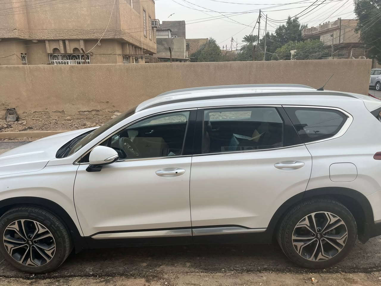 سنتافي 2019 خليجي بيه قطعتين فقط دعاميه وجاملغ جه السايق بدون دواخل بدون ايرباك ولا لغود ولا شواصي ..دواخله ما مفتوح من عنده برغي  مواصفاته كما موضح في الصور   ماشيه 125 الف 
للتواصل ***********
السعر220 وبي مجال للشراي
