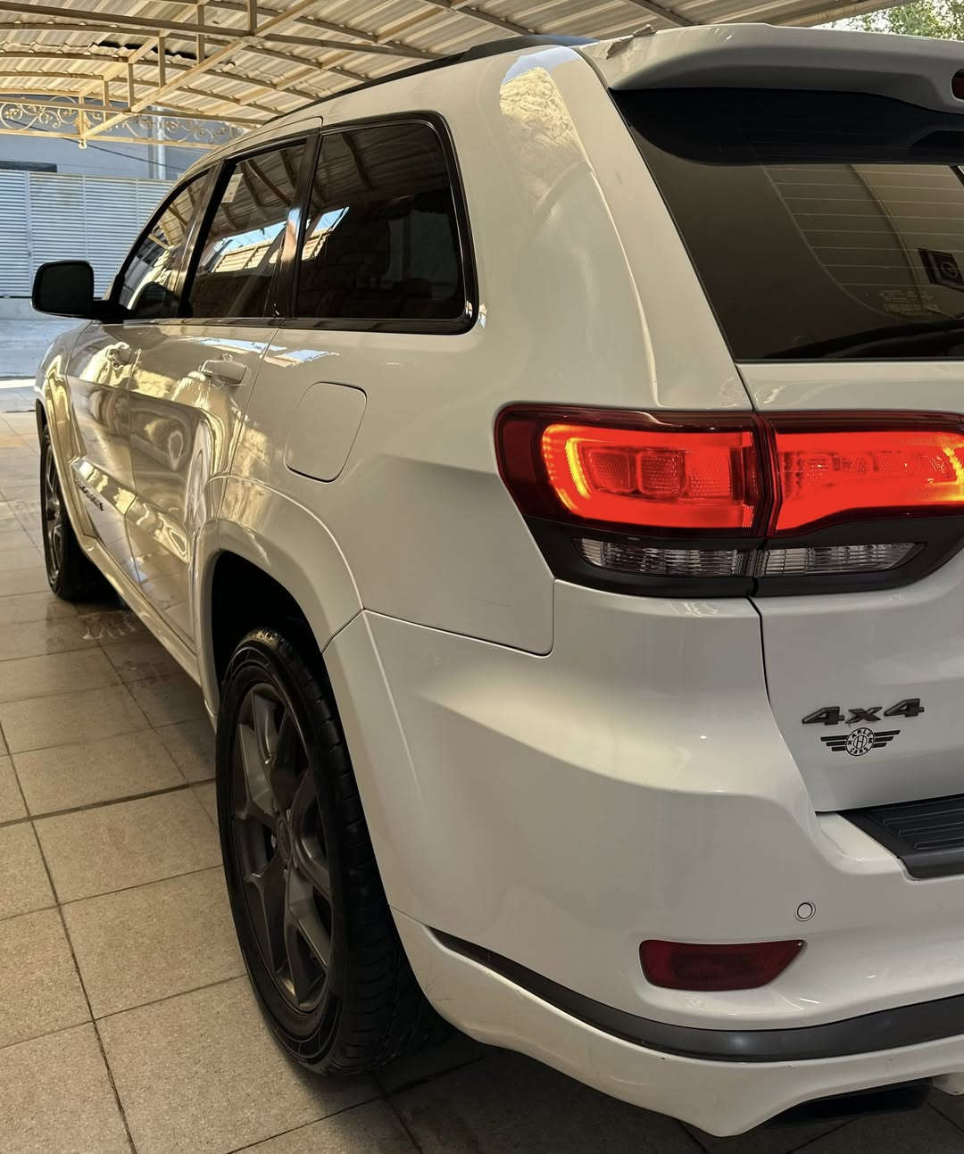 السلام عليكم
جيب كراند شيروكي S 2020 

معروفه مواصفات ال S السيارة حلوه كفاله مكينه و كير 
مكفوله من الصبغ ماشيه 89 الف كيلوووو 

السعر و التفاصيل الاتصال على الرقم ***********
