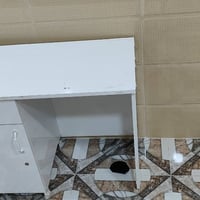 ميز مكتبي • سعر مناسب