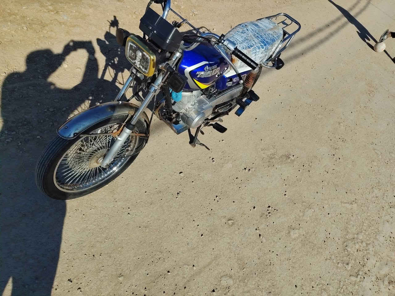 تايكر موديل 22 أوراق 
محرك مامفتوح كهربائيات كله شغاله بريكات أمامي وخلفي 
السعر 550  العنوان واسط ناحية الشحيميه
الرقم 
***********
