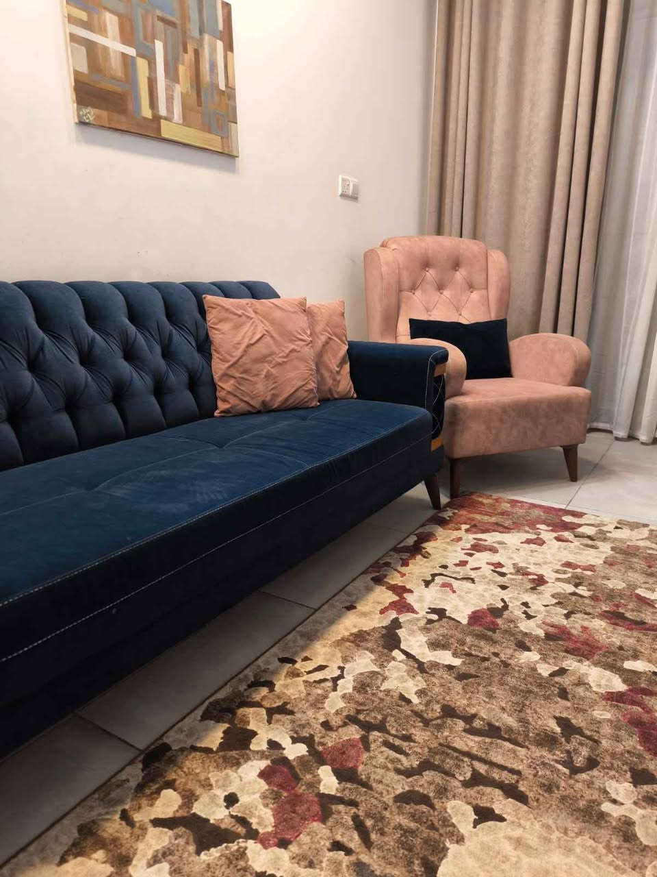 تخم قنفات ٨ مقاعد 
نظيف جدا استخدام قليل 
خشب طبيعي والفريم خشب زان
شغل عراقي درجة اولى 
قطعتين ثلاثية طول القنفة 200 سنتمتر والعمق 90 سم
وقطعتين مفردة 
مكان حي الجهاد مجاور مجمع النسيم 

*********** واتساب 
السعر ٥٥٠ الف بغداد, العراق
