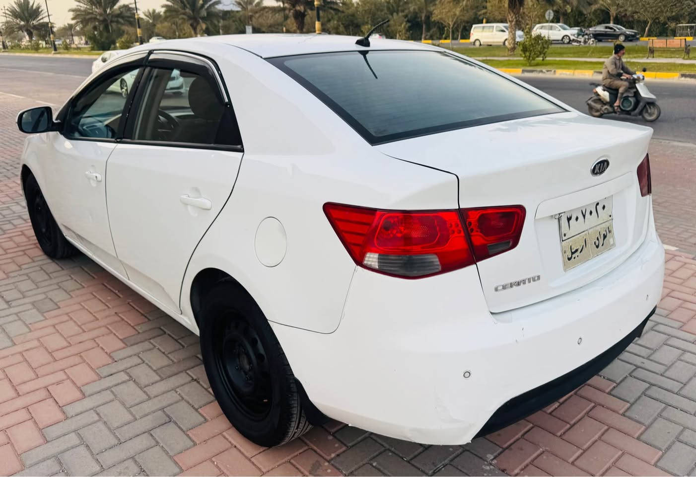 للبيع ‭0780 885 8826‬ سيراتو خليجي 2013 اوتوماتيك سعره 88 رقم اربيل محرك دوش كير ومحرك حدادية صدر جيد جداً تحكم استيرن اشاير بالمري حساسات خلفيه مري شفط تخم تاير جديد سياره جاهزة من كلشي بيه صبغ البنيد وبيه بارد بسيط مكانه كربلاء المقدسة مكلف بالنشر اتصل على الرقم كربلاء, العراق
