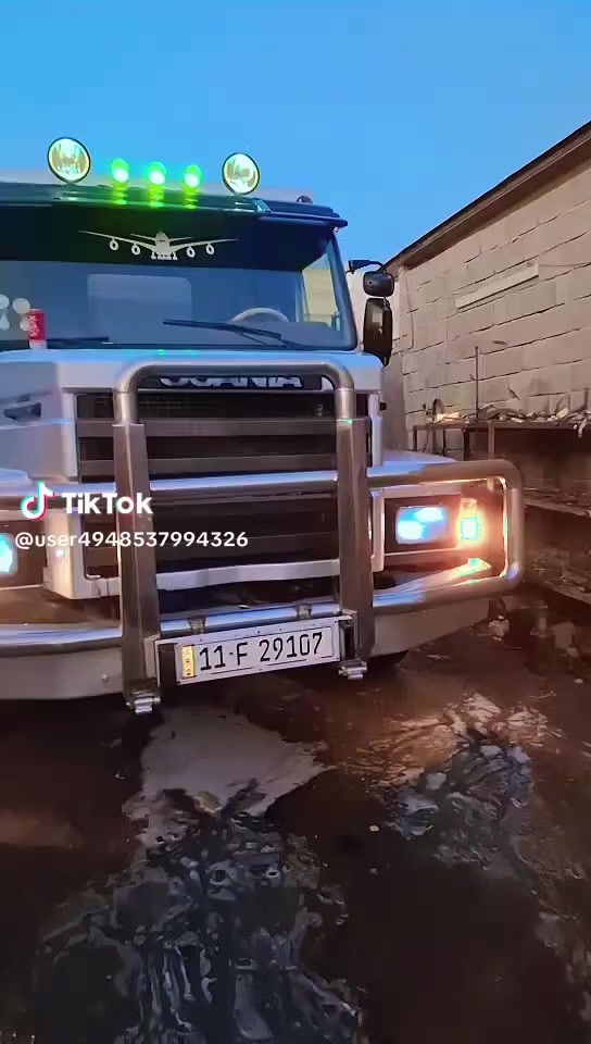 البيع سكانيه بوز ١١٣ مكينه سوده ١٣ /88 كير ٤/٤ رقم بغداد بل سنويه تك قلاب موديل ١٩٩٥ بدي جديد قماره جوبلاس تخم تاير جاهز الشغل مكان بغداد شراي يتصل ***********
