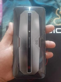 ريد ماجيك ٦ إس برو • شاشة ١٦٥ هرتز • فطر خفيف