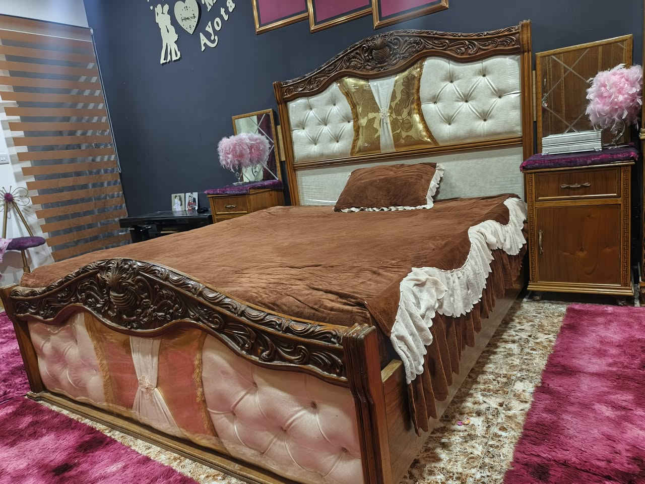 غرفه صاج انجاره خشب درجه اوله عل ايدي احله منل صور 10 قطع محتاج وريد ابيعه التواصل خاص او اتصال عل الارقام 
***********
***********
