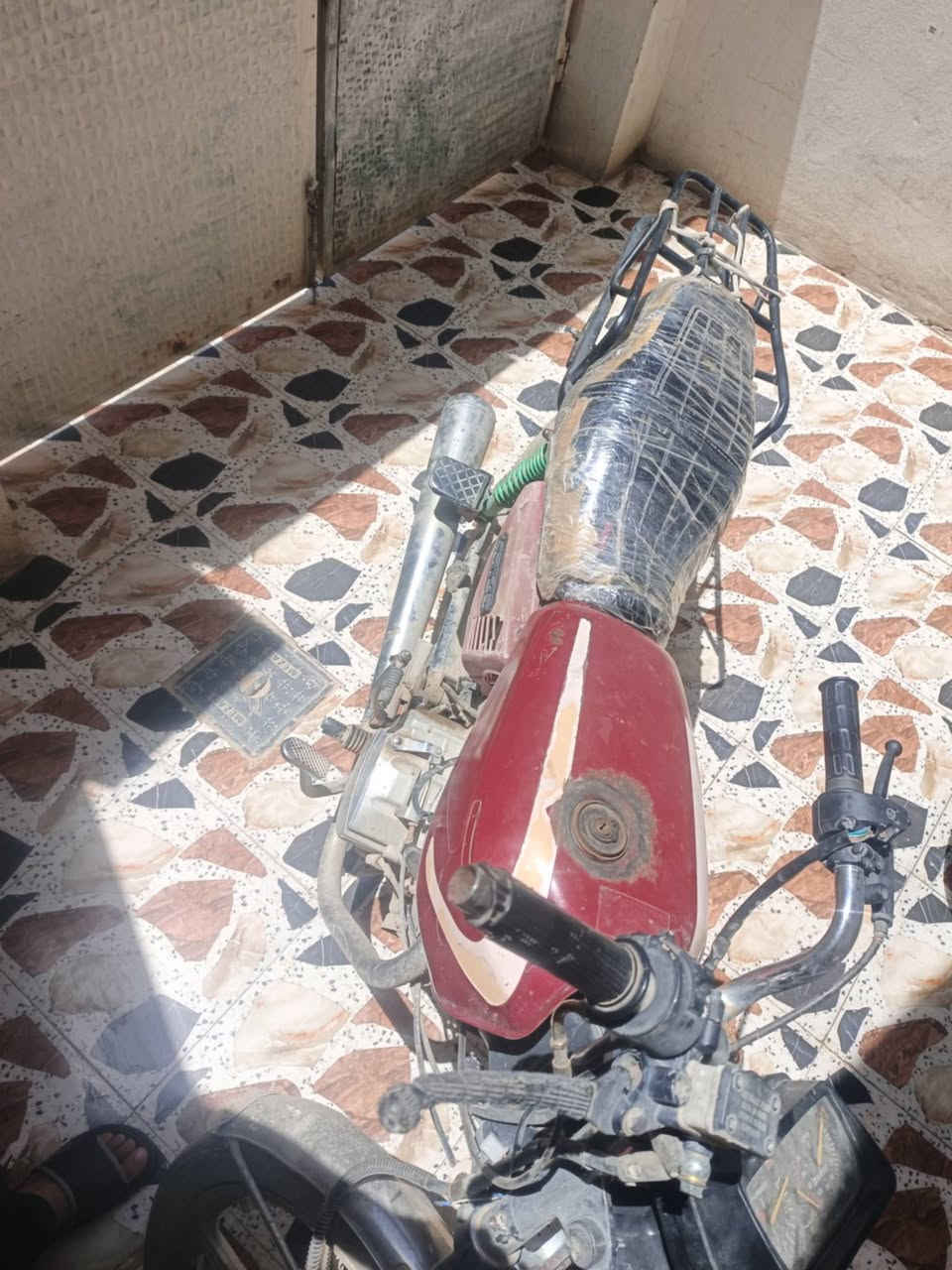 السلام عليكم 
دراجه سيفان موديل 2020
الدراجه شغاله مال شغل صار 4 اسنين ادك بيها بل شغل
هندر لايت شغال 
50 الف بل زايد ترجع الدراجه بلاديه
السعر 180 أو بيها مجال لطيبين 
الموقع ديالى بعقوبة التحرير 
لتواصل مراسله الصفحه 
المعلومه دراجه ابيعها كوم حديد شغال بس نص هندر تشتغل 
اوراق بيها ورقه كارتونيه


**إذا كنت صاحب هذا الإعلان وتريد حذفه لأي سبب، رجاءا أرسل رسالة إلى الدعم الفني**