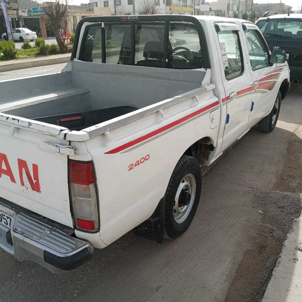 نيسان مؤديل 2003 زيت ره قم عه سلي سه نه وي تازه يه تا 2029 گيرو مه كينه و ئه كسل به شرت نه دو بارجه و دوبه له بؤياخه بي ناو كرتن سعر 73 مه جال له هه له بجي تازه *********** أربيل, العراق
