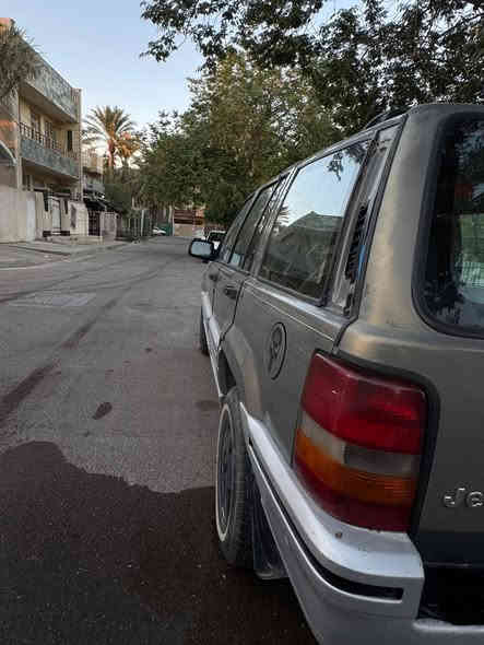 Jeep 1995
للبيع  كير مكينة خير من الله سيارة حلو و نصبتها تخبل مصروف عليها مال جني تبيريد ثلاجة تايرات كهربائيات كلها شغالة كامرة jbs تتبع بسمي ٢٠٢٩
السعر 45$ و بيها مجال بسيط بغداد البياع
للاستفسار ***********
