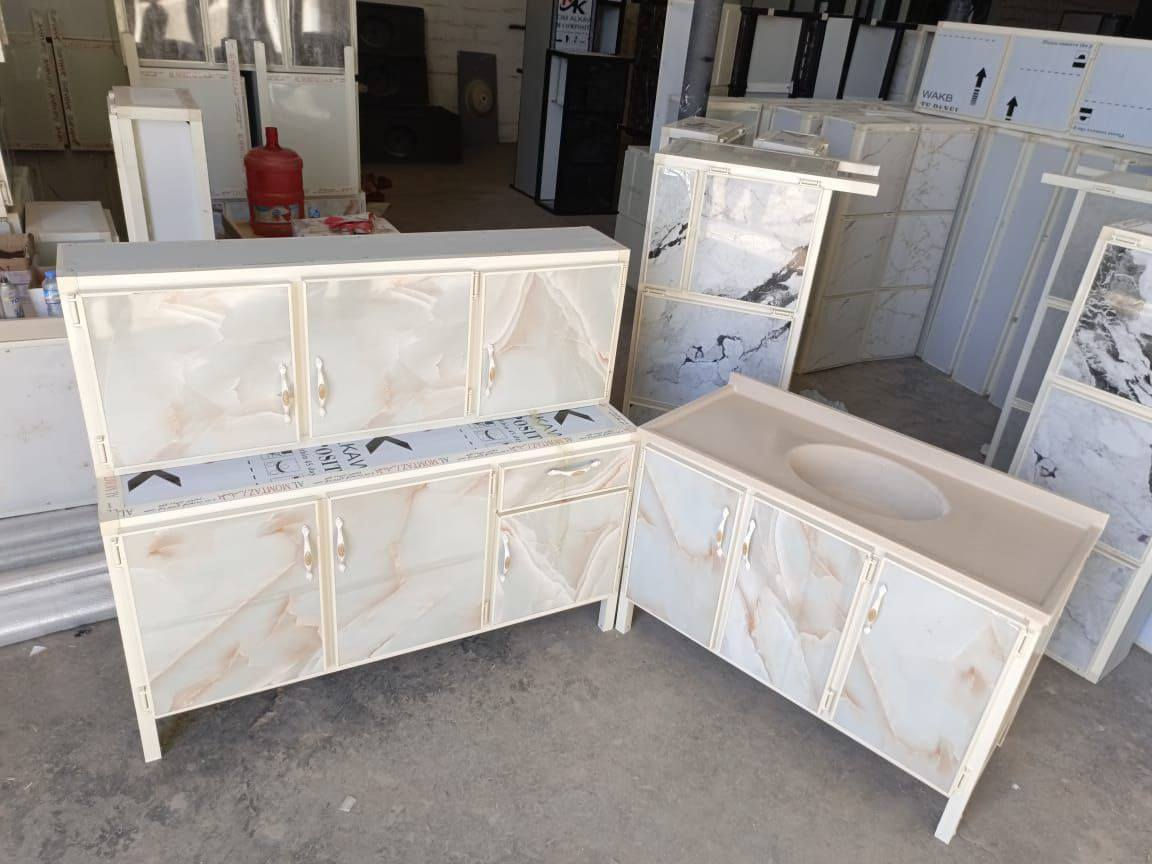 *********** 
ثلاث قطع كاونتر وملحق متر ونص وسنك مرمر متر و20 سعر 215
@أبرز المعجبين
