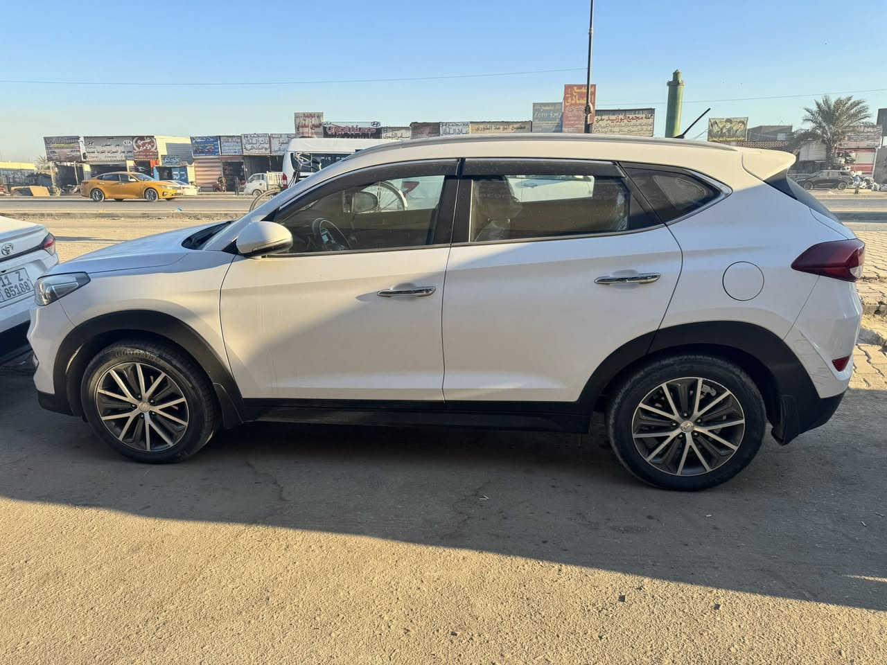 سلام عليكم
توسان 2017 خليجي 
السياره مكفوله كفاله عامه 
للمراوس بجيب 
2015 اسود او ابيض 
***********
