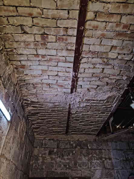 السلام عليكم  بيت نص قطع طابو صرف 100متر  بل عشرتالف   بي قرفتين ومطبخ وصحيات سعره 19 وبي مجال ***********
