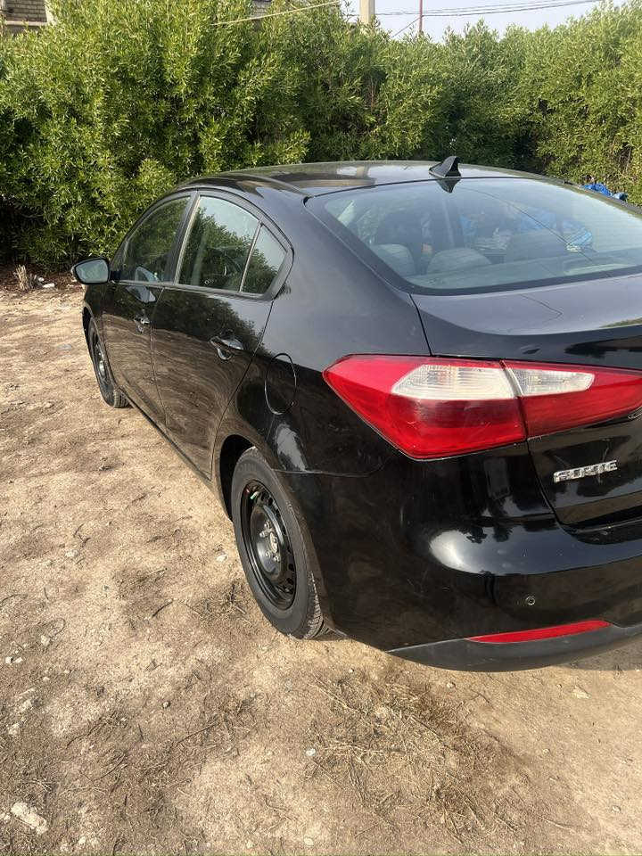 فورتي وارد امريكي موديل 2015
حادثها من الخلف والسونار راسلني ادزلكيا
ماشيه 162 وقابل للزياده
محرك 2000 دوش لا تنقيص ولا تبخير
تبريد وتدفأه شغالات
مبدل صدر كامل والسياره ناعمه خير من الله 
رقم بغداد انكليزي والسنويه باسمي التحويل شوكت متحب
السعر المطلوب 105وبيها مجال
للاستفسار الاتصال على الارقام التاليه👇

***********
