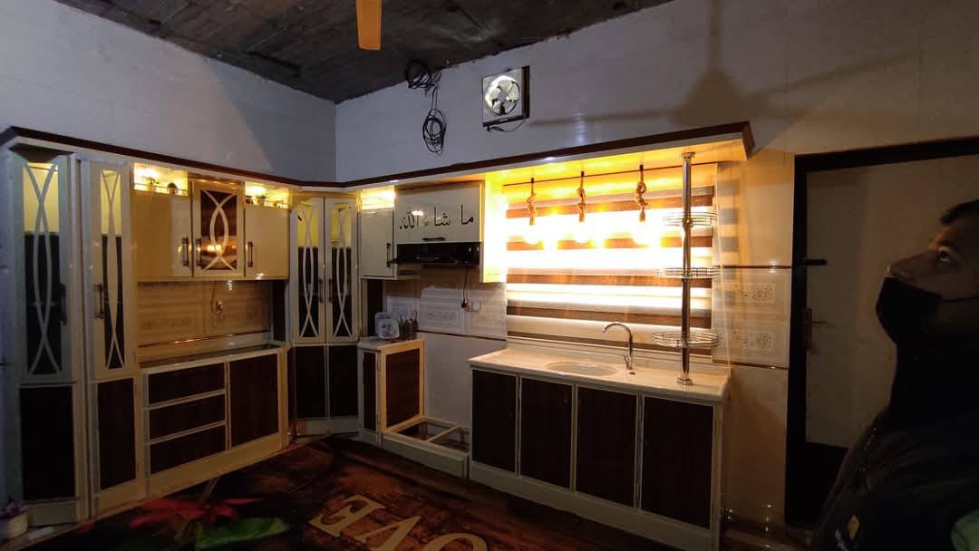 جدد مطبخك ويانه عندك كونتر قديم ناخده منك نفصلك موديل جديد حسب اتفاق تواصل خاص لووتساب 
اشكال والوان مختلفه موجود عدنه حسب طلب نشتخل شخل درجه اولى 
اسعار تنافسي متر ارضي معلق 200الف فقط 
***********
