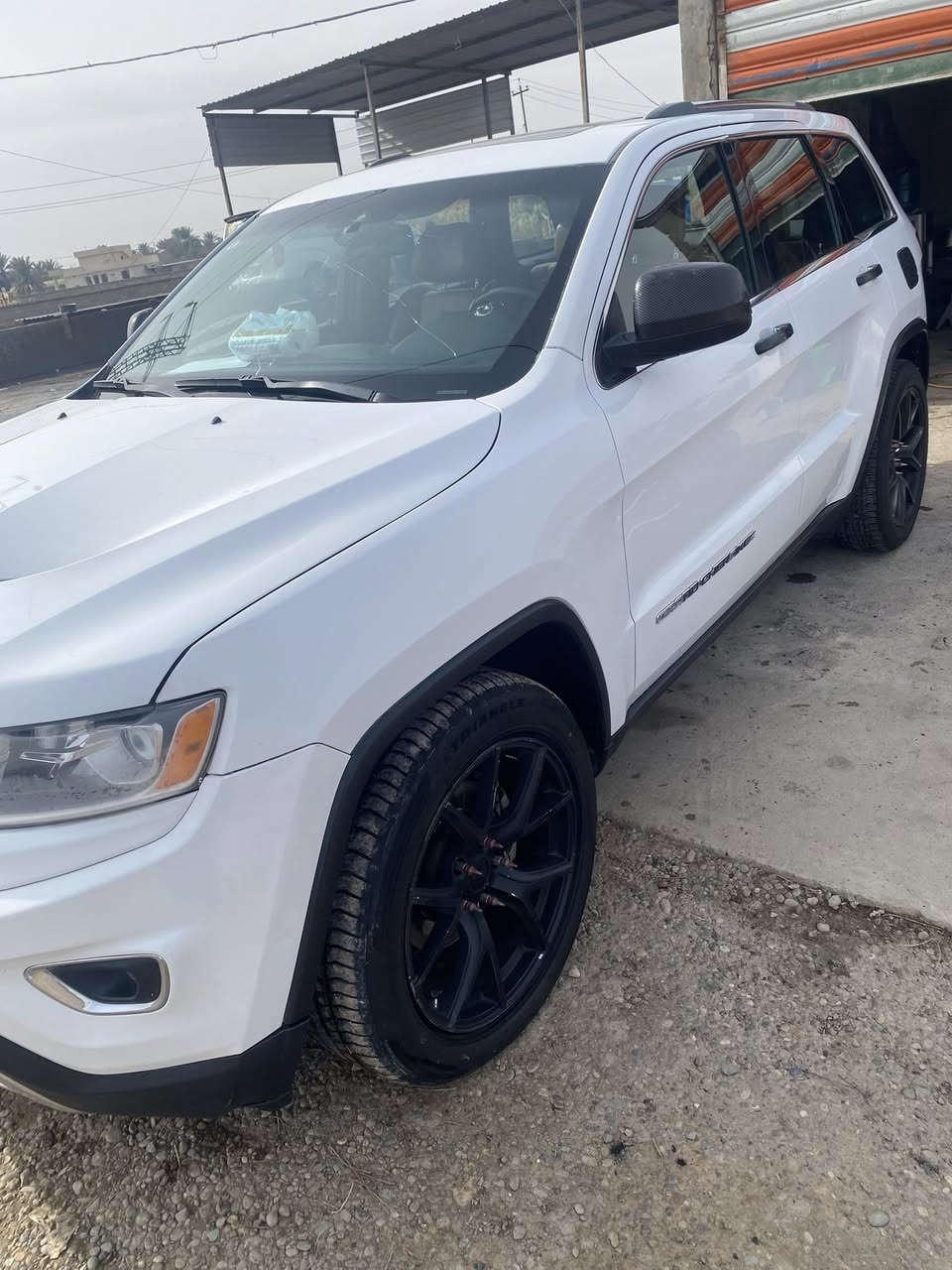 يا الله السلام عليكم اخوان جيب وارد امريكي 
موديل 14
رقم بغداد بسمي سنويه لل٢٦ شهر الثالث تنفذ 
سياره ماناقصه برغي محرك وكير واكسل كفاله كشرها بي البنيد مبدل مار SRT
وباب الجنطه بي صبغ
سياره مواصفاتها معروفه 
العنوان صلاح الدين بلد 
***********
***********
