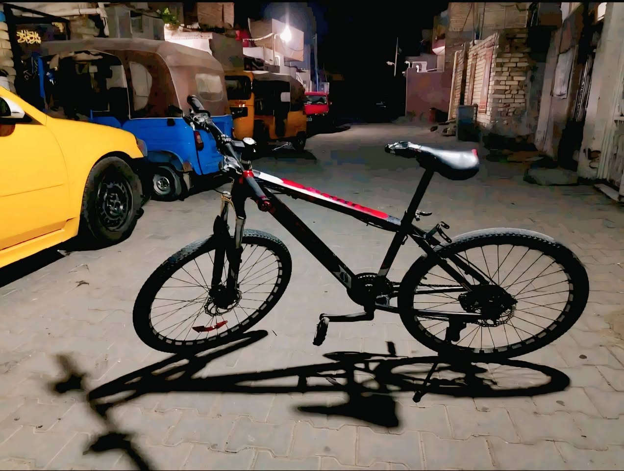 بايسكل للبيع بايسكل نضيف ورياضي خفيف حجم 26 السعر 125 وبي مجال لتواصل ولستفتار هاذ راقم ***********
