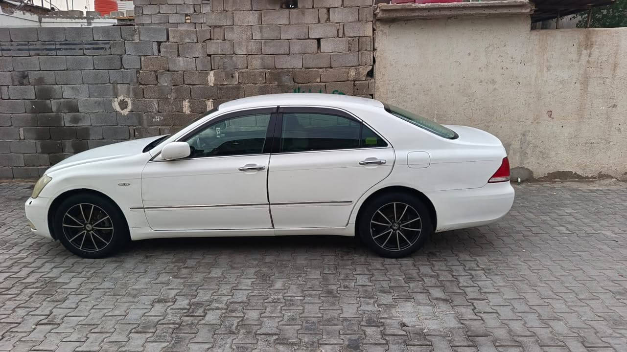 سلام عليكم للبيع شاهينه أدوات مكصوصه كصتين السعر ٣٥ بيه مجال مكاني البصرة ٥ ميل ***********
