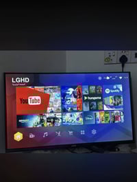 شاشة ٣٢ بوصة • يوتيوب انترنت • مستخدمة أسبوعين