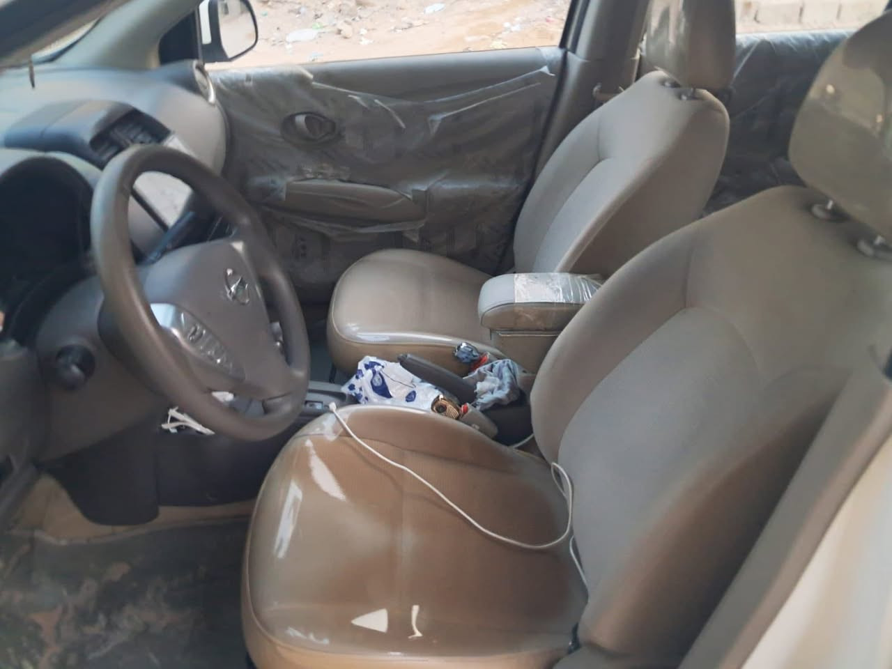 سلام عليكم نيسان صني مديل 2023 كفاله عامه بيه طخه بصيطه بداعاميه الوره فقط الباقي كفاله سياره جديده سنويه ل28  السعر115 وبيه مجال بصيط العنوان البصره انه مكلف بنشر هاذ رقم راعي سياره بي واتساب ***********
