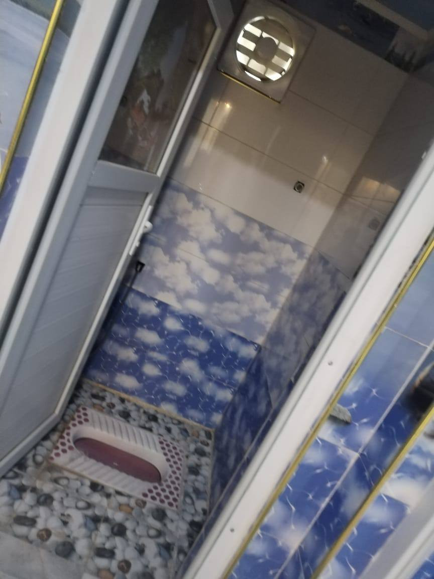 بيت طابو زراعي للبيع مساحة ٢٥٥متر بناء طابوق مسلح سنة البناء ٢٠٢٣ يتكون من غرفة ومطبخ
وصالة وبراني وحمامات داخلية وخارجية وطارمة كبيرة وحديقة 
الموقع سيد جابر قبل الجسر شارع الرسول 
الاستفسار الاتصال على الرقم ***********
