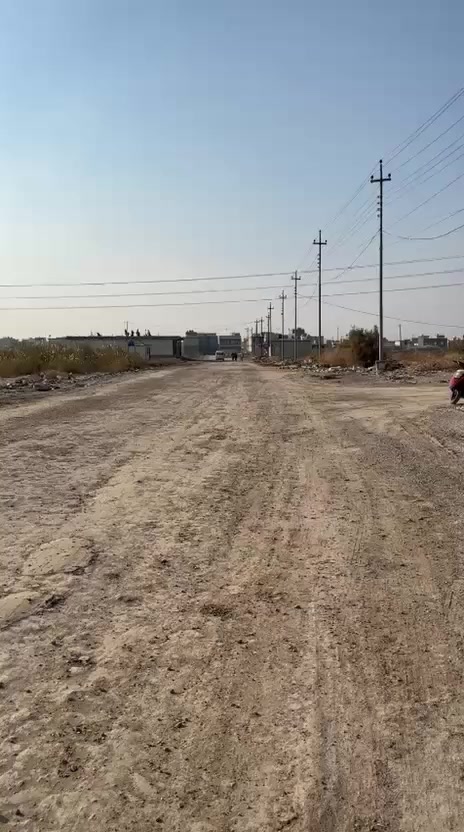 السلام عليكم قطعة ارض للبيع ٥٠متر رقم ٥٠١٢محلة ٣٧٣ خلف البزل مباشرة اني صاحب القطعة مودلال ***********
