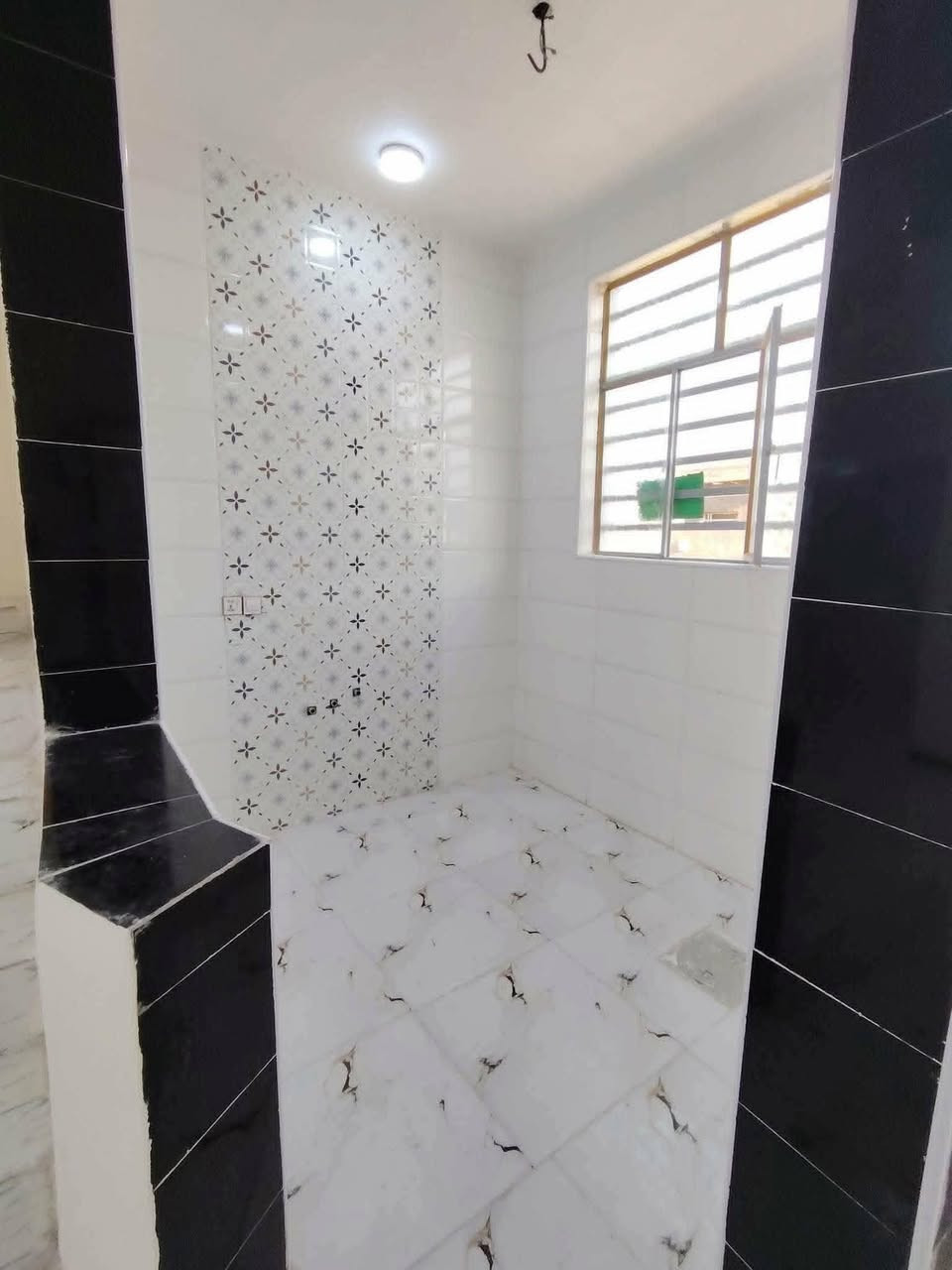 🏡دار للبيع اقصاد اقصاد 🏡
المساحة: 50 متر مربع
✅ #طابو_زراعي_سند_25_أقرار_محكمه

سعر مقدمه 13 مليون وكل شهر 500الف والسعر الكلي 25مليون 

الموقع: النجف شارع الصب عمود 327 #ألخط_ألاول

مواصفات البناء:
غرفة/ صالة معزولة/مطبخ معزول/ صحيات خارجية مكشوفة
بناء مرتب (أساس + سقف كونكريت + طابوك)
أرضية بورسلين أبو الـ 60

الخدمات:#بعد_عن_سوق_100م
ماء كهرباء مدارس سوق تبليط مولد

للاستفسار والاتصال:
***********
