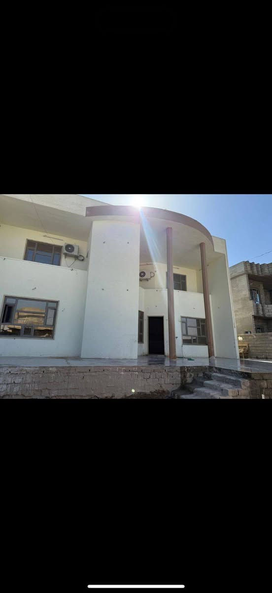 دار للبيع مكون من طابقين
الطابق الاول غرفة كبيرة مع حمام
وصاله ومطبخ وهول واستقبال
الطابق الثاني مكون من 4 غرف نوم وكل غرفة سويت بيها
المكان صلاح الدين بيجي قرب جامع الفتاح
للاستفسار الاتصال على الرقم
***********
***********
