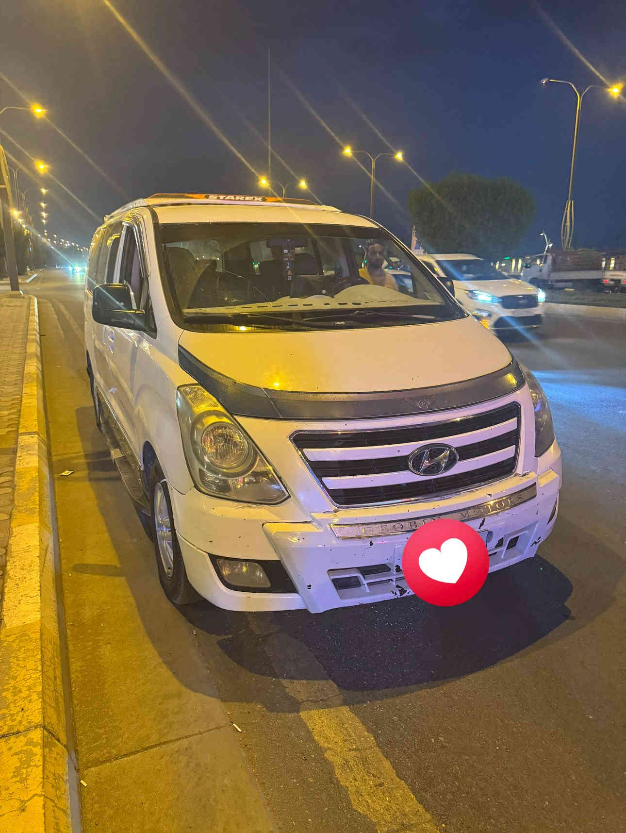 سلام عليكم للبيع هونداي ستاركس مفتوح 
موديل ٢٠١٧ ابيضّ 
فول مواصفات
رقم بغداد اجرة
بأسمي السنويه تحويل مباشر
محرك جديد 
صدر تخم تاير 
باتري جديد 
جاهزة من اي نقص بيهة صبغ جاملغ خلفي ايمن
سيباية ودبل دعاميات وتغليف كشنات جلد سيارة مصروف عليهة 
مكان السيارة بغداد 
***********
***********
