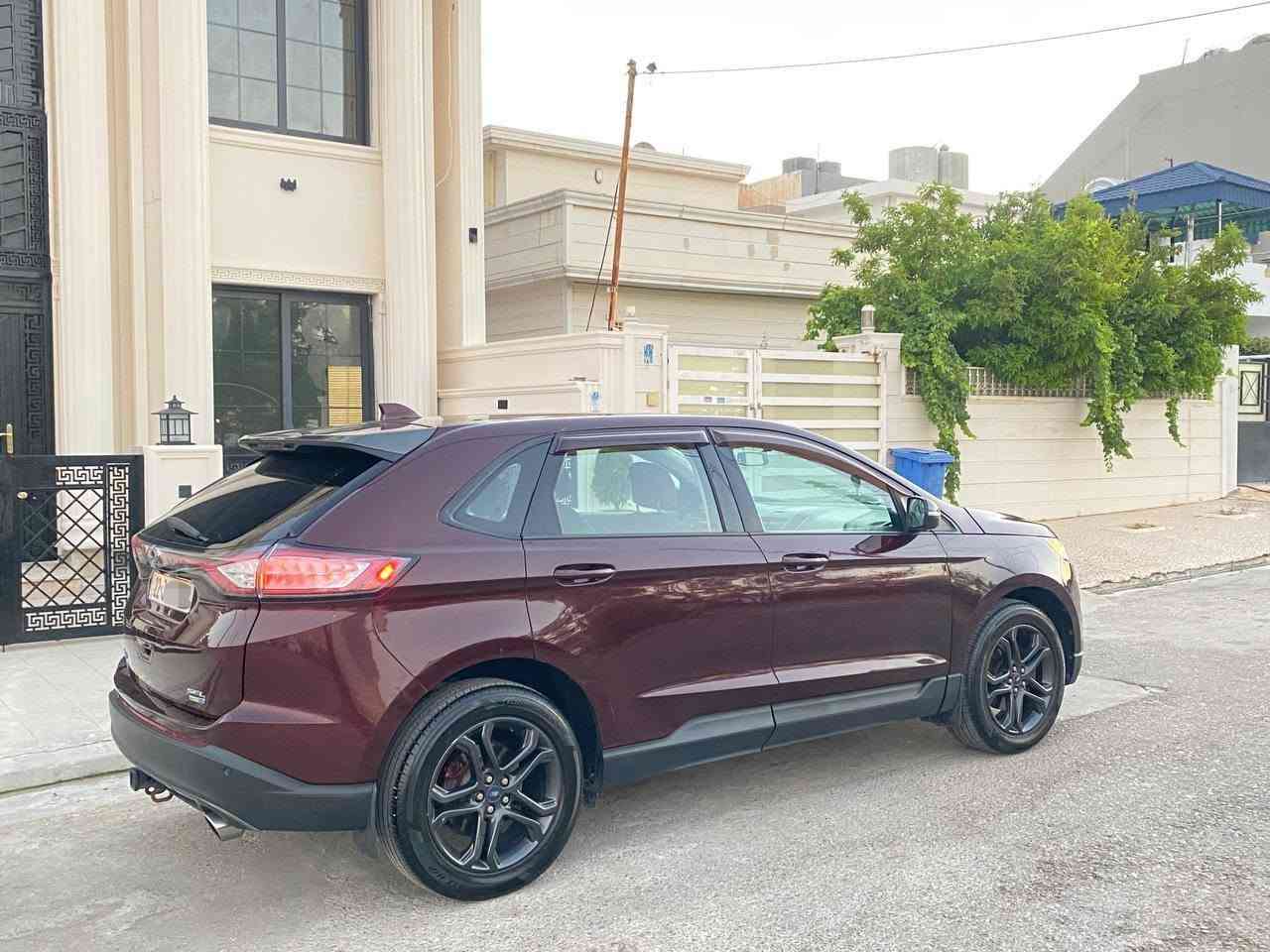 Ford Edge 2018 SEL
فورد ایدج  مواصفات SEL
لون مميز عنابي
يعني فول مواصفات عدا فتحة
ماشية 84 الف
سيرفس كامل مكمل جديد
حادث بسيط جاملغ نفر نص شبر بنيد بدون دواخل ايرباك فقط ستيرن سيستم
مواصفات حلو مرتبة سيارة مال البيت
سنوية و هزة جديد لحد 2029 بأسمي
مكاني اربيل 
رقم موبايل: 
***********
*********** أربيل, العراق
