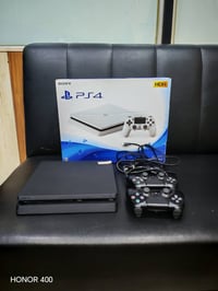 PS4 Slim للبيع بليستيشن 4 سليم – مهكر  📦 السعة: 500 G بي العاب قويات ف...