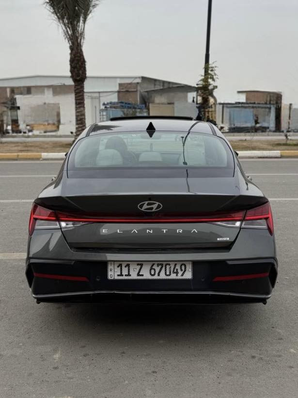 السلام عليكم
النترا 2024 هايبرد 
المواصفات:
.كشنات جلد تدفئه وتبريد 
.اناره داخليه بالدشبول
.دخول ذكي
.كشنات خزن ميموري
.ديجتال على طول الدشبول
.عداد متغير ٤ اشكال
.drive mode 3
.هاند بريك كهرباء
.اوتو هولد 
.داخل ابيض ملكي
.فتحه سقف
.رادار امامي
.رادار خلفي
.رادار جانبي 360
. تشغيل عن بعد
.تحديد مسار (قياده ذاتيه)
.كروس كونترول (مثبت سرعه) 
.ممشى السياره 25800mi
وبعد بيها هواي مواصفات الي يحبها گلبك.
كير ومكينه كفاله عامه حادث چاملغ وبنيد
بدون شواصي ولغود كفاله
ايرباك الستيرن فقط طاك
السياره نضيفه كلش احلى من الصور  بحاله الزيرو
السعر 157 وبيها مجال بسيط للشراي
 غير متواجد فيس ***********
