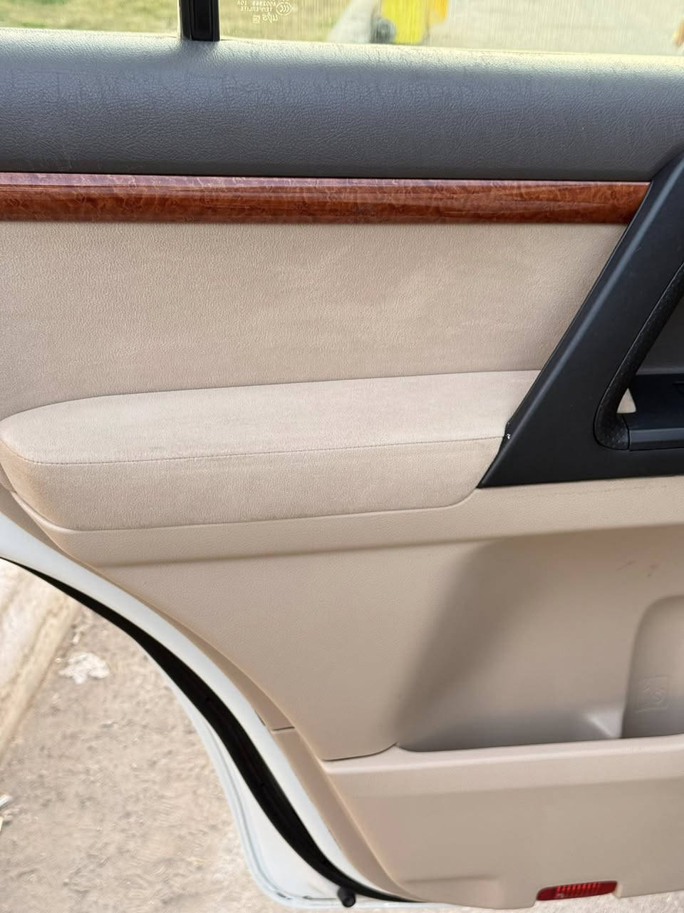 تيوتا لاندكروز موديل 15
شركة ساز 
سيارة أخت الزيرو 
ماشيه 57 
مكفولة كفاله عامة
مواصفات السيارة /
مكينة 6 سلندر 
على وضع الشركة
تخم تاير أنتاج 25
رقم بغداد تحويل ثاني يوم

مكان السيارة بغداد شارع فلسطين
الهاتف ***********
