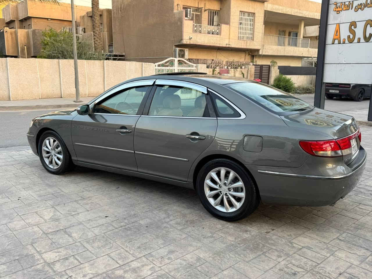 هونداي ازيرا مواصفات الكاصد على مواصفات بل ازيرا 
وارد أمريكي كلين بدون حادث بيها 3 قطع صبغ 
وقطعه كلير بدون حادث اثر جراد وعندي صور 

الموديل: 2007 رقم بغداد دولي جديد بسمي 

محرك 6 سلندر 3300  مكفول لا رواجز ولا تبخير ولا تنقيص
السيارة فول ١/١ VIP 
داخلها جديد سقف كنتاره واناره روز رايز
المواصفات
-فتحه 
-نظام ترحيب
-انارة بالمرايات مري شفط
-كاميرا وحساسات خلفية
-حساس ماسحات
-بردة خلفية متحركة
-كشنات كهربائية جلد +تدفئه
-لد امامي وخلفي
-تحكم كامل بالستيرن 
-نظام صوتي infinty
-مري شفط مع الاشاير
-ويل حجم 17 لاصلي 
-مرايات قلاب ويه R
-الشاشه اصليه 
نضام سماعات انفنتي 12 سماعه + مضخمات بلاديه
صدر + تخم تاير جديد 
تبريد ثلج 
محرك كير مكفول 
 )سياره مال جناي 
مكان بغداد 
سعرها اتصل وتدلل  والي متعجه يترك كلمه طيبه 
غير متواجد علفيس شراي يتصل ويدلل
هاتف ***********
