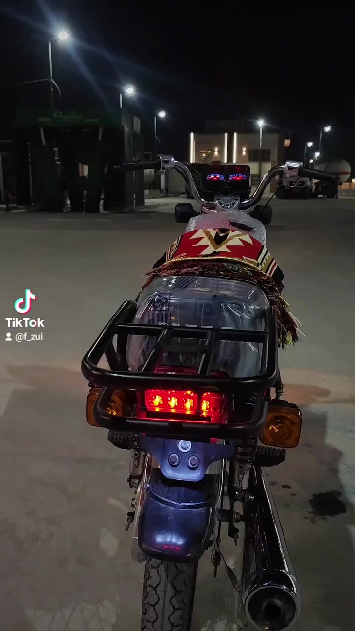 دراجه للبيع بدون شاصي 
وشاصي وراق 
للبيع 😄👍


**إذا كنت صاحب هذا الإعلان وتريد حذفه لأي سبب، رجاءا أرسل رسالة إلى الدعم الفني**