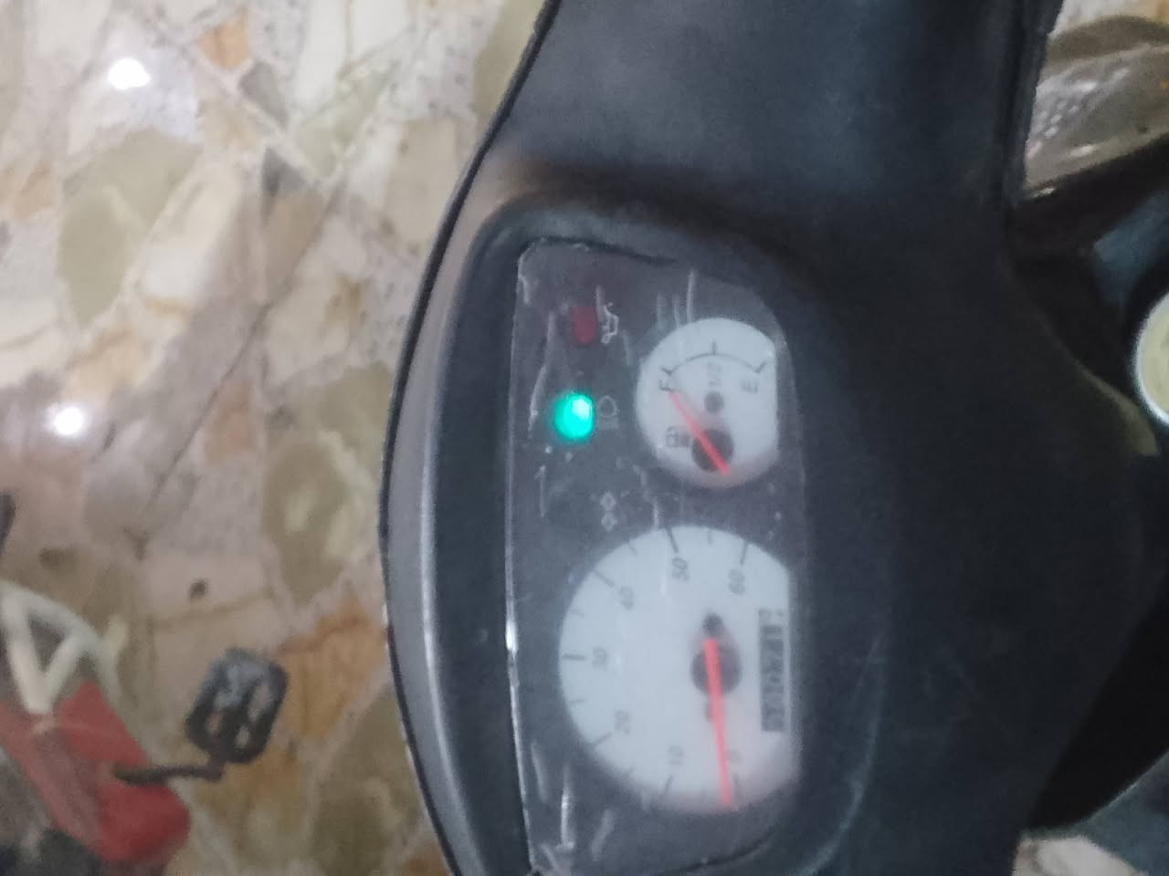 سلام عليكم ورحمه الله وبركاته دراجه بيجي 9 زروف دراجه جديده وتخبل وكلشي بيها بلاد مكينه ما مفتوحه كلشي شغال كهربائيات سلف هندر كلوب اشاير سكن هورن دراجه ما تنوصف دراجه تفيد للعمل وتفيد لا اي شي الدراجه مابيها عطل بس الاستاند انكسر اعتقد بس والكابريته شوي وصخه الدراجه نضيفه تشغل وتطلع  والتصوير ضالم الدراجه سعرها 450 وبيها مجال للشراي والمكان الزبير 

للشراء تواصل مع الرقم ***********
