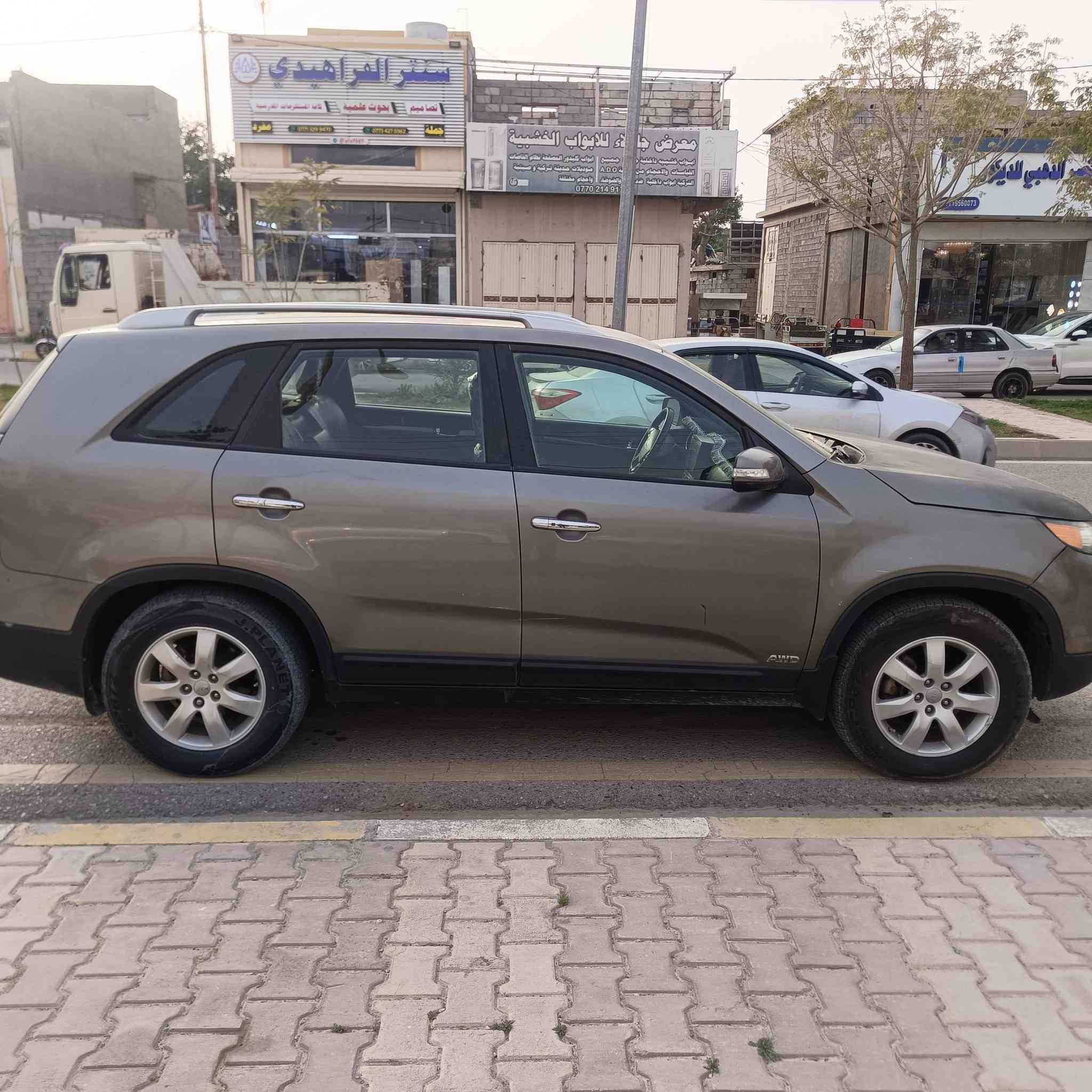 للبيع للبيع مستعجل
سورينتو امريكي 2013
سبعة راكب رقم ديالى 
سنوية بأسم تحويل مباشر 
كير ومحرك وصدر وتخم تاير 
وهاي السونار مالتها 
السعر 135 ورقة وبيها مجال 
***********
