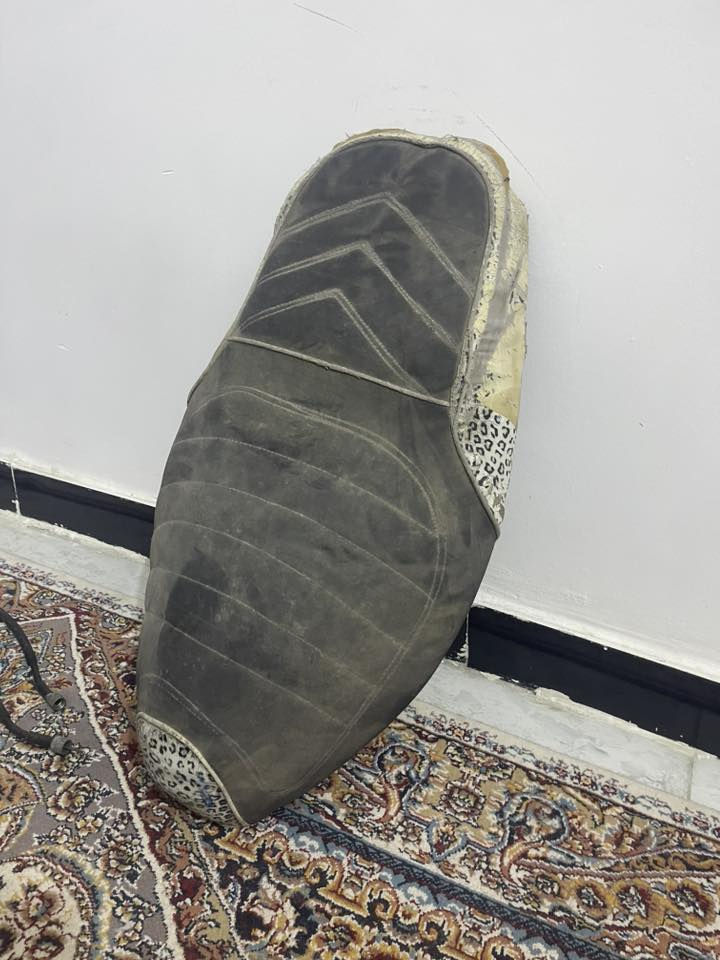 شتريد راسلني ب رسم خدمه وتوصيل موجود ب اي مكان ***********
