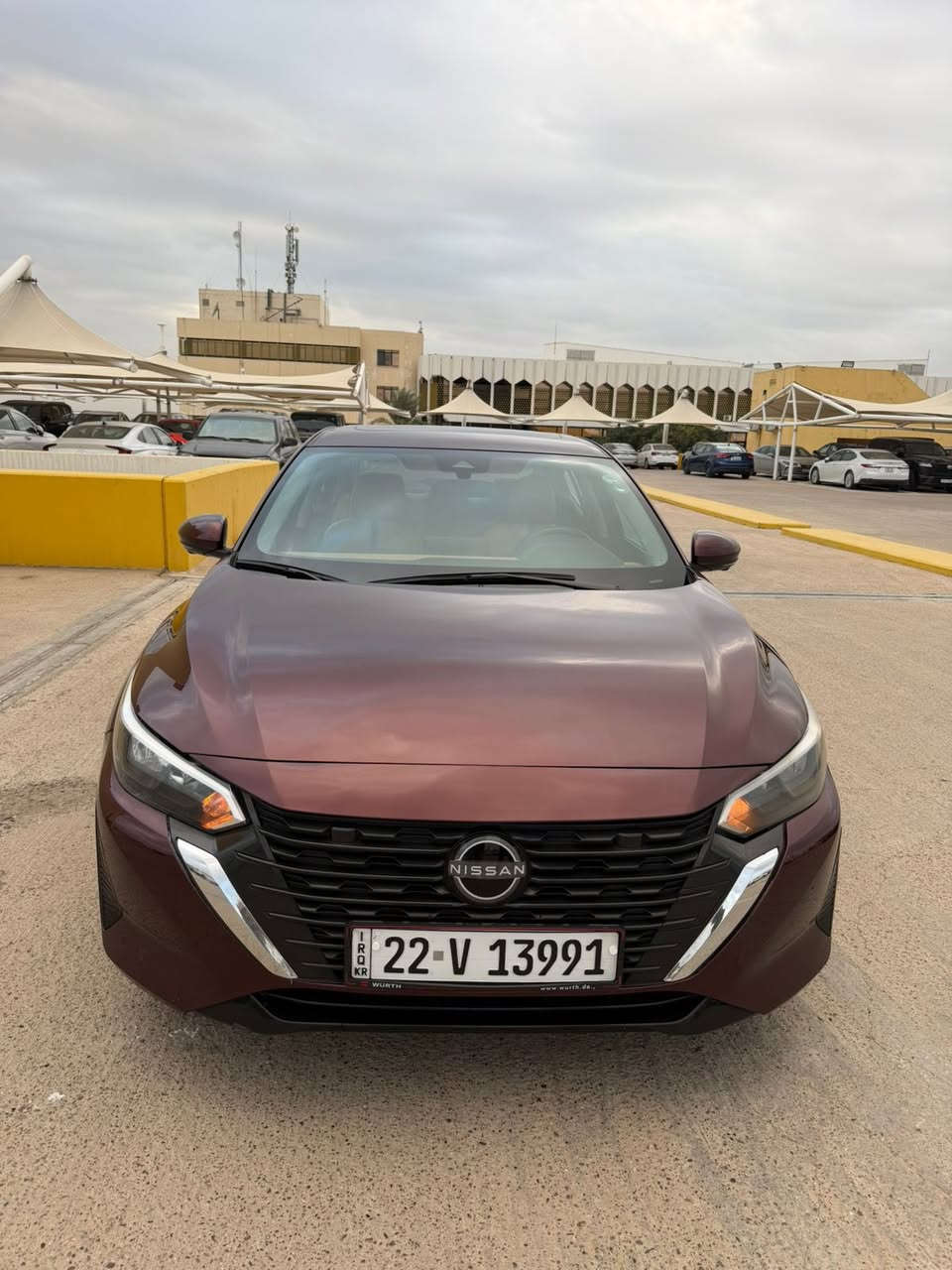 السلام عليكم 
للبيع سنترا موديل 2024 
فئة SV Plus 
السيارة فول مواصفات 
بصمه و تشغيل عن بعد 
سلايت روف
رادار 360 درجه 
تحديد مسار و سياقة ذاتيه 
4 كاميرات 
مقاعد كهربائية 
مقاعد امامية تدفئة 
إستيرين تدفئة 
صور حادثها موجوده ضمن السيارة 
فقط جاملغ صبغ و شويه من البنيد 
بدون دواخل بدون ايرباك 
السيارة حالية ماشيه 41 الف ميل 
باسمي تريد وكاله او تحويل 
مكان السيارة بغداد دوره او منصور 
السعر 157 وبيها مجال بسيط 
للاستفسار اتصال او واتساب 

‭***********‬
