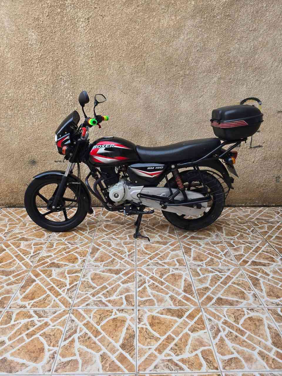 السلام عليكم شباب
بوكسر للبيع 
موديل 2023 شهر 7
 نازله 2025 
دراجه زيرو
مكفوله كفاله عامه 
دراجه رقم وسنويه ديالى 
نكليزي تحويل ثاني يوم
 السعر2400
مكاني ديالى خالص
 الشراي يتصل على هذا الرقم ***********
